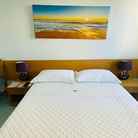 Weaa Hotel Назаре Екстериор снимка