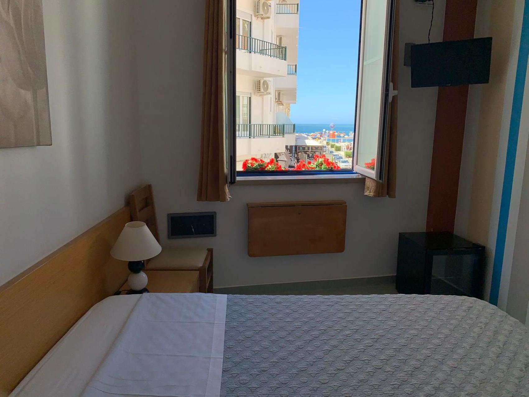 Weaa Hotel Назаре Екстериор снимка