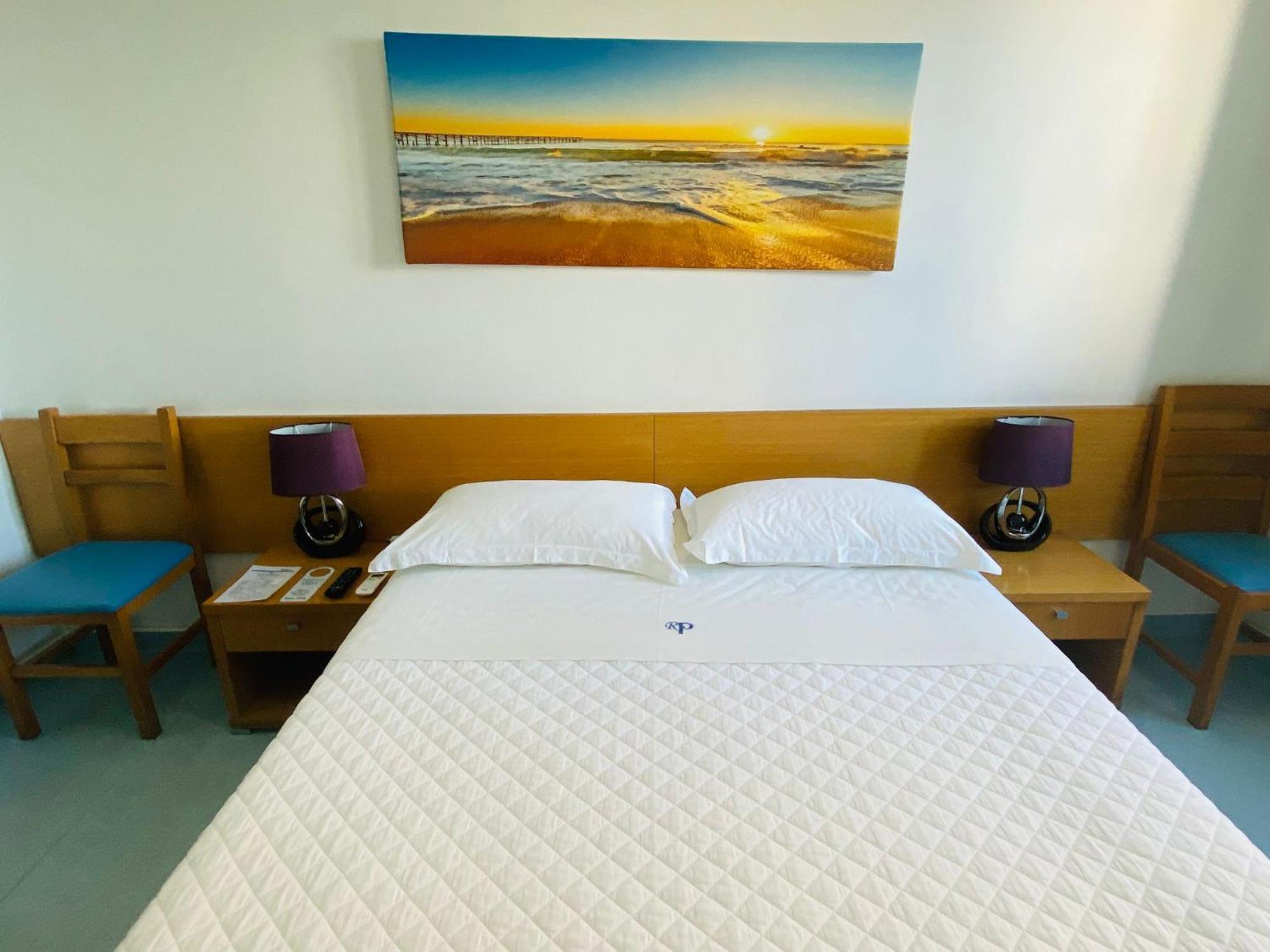 Weaa Hotel Назаре Екстериор снимка
