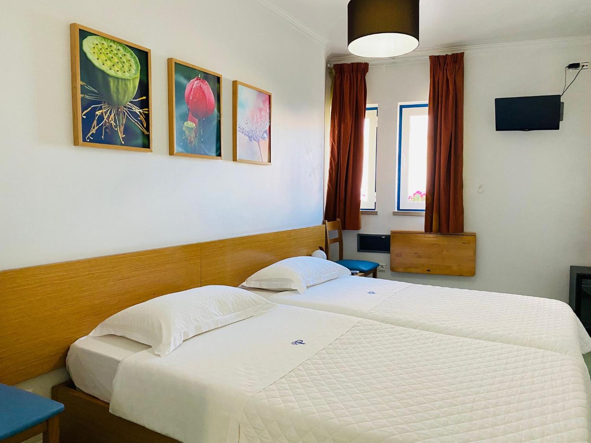 Weaa Hotel Назаре Екстериор снимка